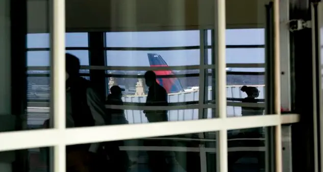 Catania, incendio in aeroporto: voli sospesi fino a mercoledì 19 luglio