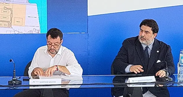 Salvini a Cagliari, sit-in degli ex lavoratori del porto canale