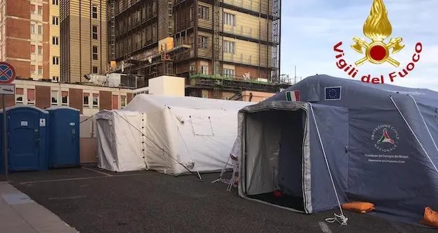 Coronavirus. All’ospedale San Francesco installata una tenda pneumatica