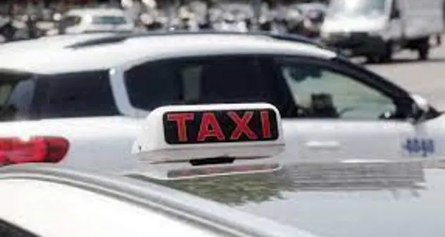 Taxi: De Corato (Fdi), 'aumentare licenze errore, occorrono quelle temporanee e turni liberi'