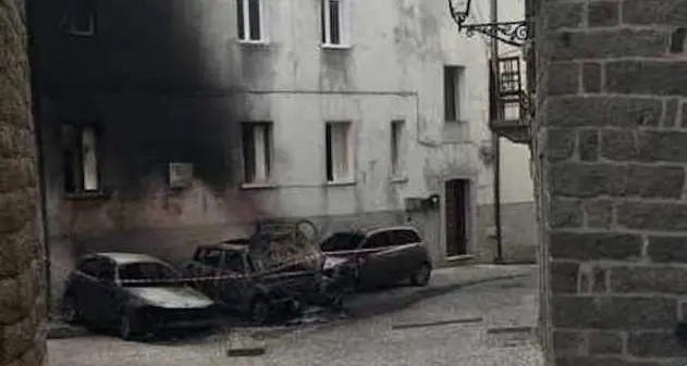 Attentato incendiario a Tempio: arrestati i responsabili