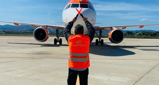 La pista è rovente, tre voli non atterrano a Olbia