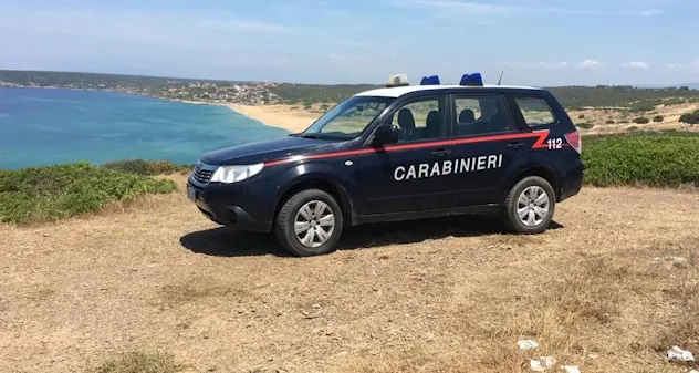 Muravera, parcheggiano l’auto in spiaggia: multate due donne