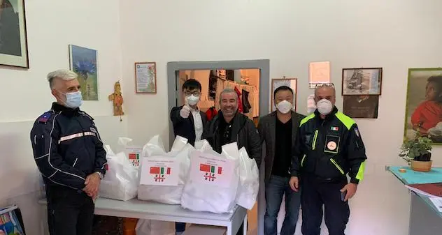 Coronavirus, la comunità cinese a Sassari dona 5mila mascherine