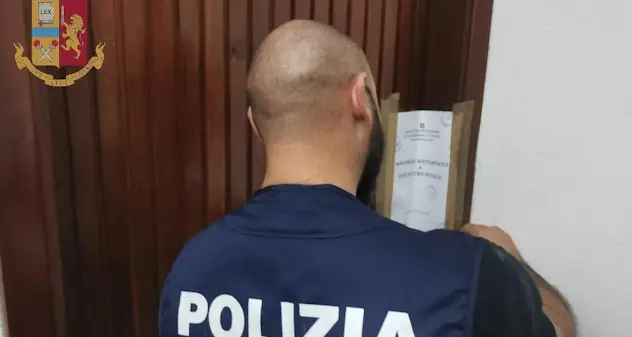 Casa di appuntamenti sequestrata a Cagliari: la Polizia interrompe un ampio giro di prostituzione