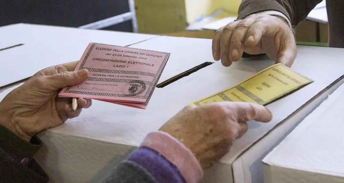 Elezioni: alle ore 19 affluenza in calo in Sardegna