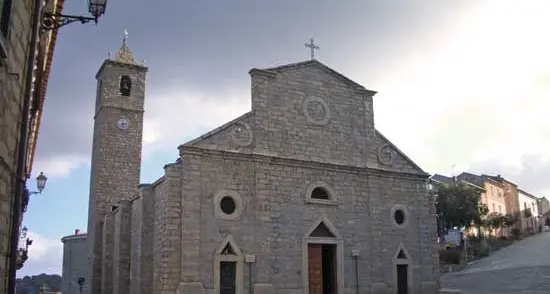 Luogosanto. Furto sacrilego nella Basilica, rubati i gioielli della Madonna. Il sindaco Scampuddu: \"Il furto è un'offesa alla devozione mariana del Paese\"