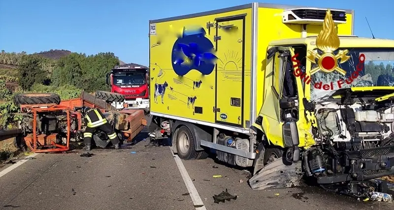 Incidente stradale a Ussana, scontro tra un camion e un trattore: grave un 70enne