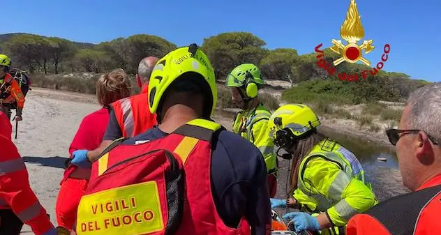 Budoni. Donna rischia di annegare a Porto Ainu, salvata dai Vigili del fuoco