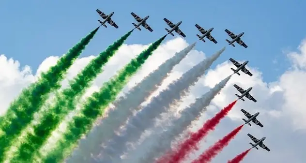 Le Frecce Tricolori sul cielo del Poetto il 19 e 20 agosto