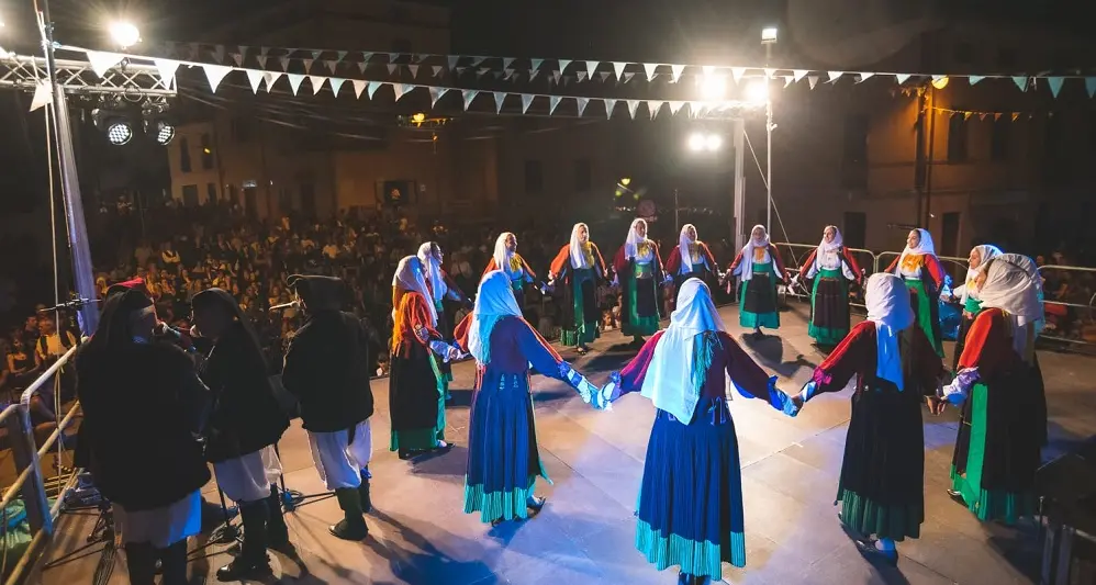 Il Ferragosto più bello dell'Isola è a Sorgono: fede, folklore e grande show con Zelletta e la musica dei Queen
