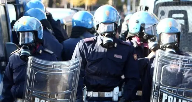 Parteciparono agli scontri durante Cagliari-Palermo: Daspo per cinque ultrà rossoblù