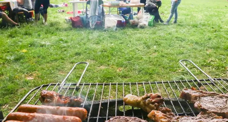Ferragosto, grigliate di carne e rischio tumori: i consigli degli esperti