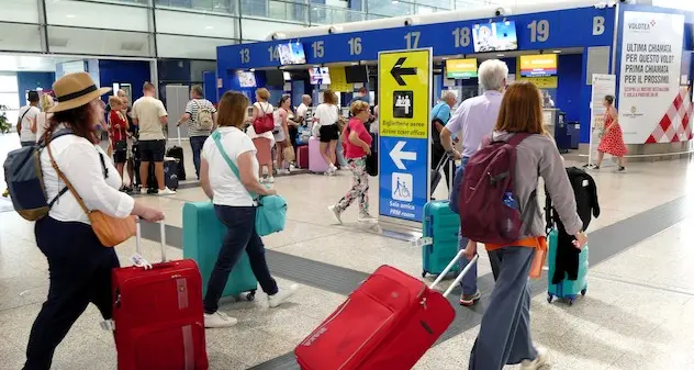 Decreto caro voli, compagnie aeree chiedono intervento Ue su tetto prezzi
