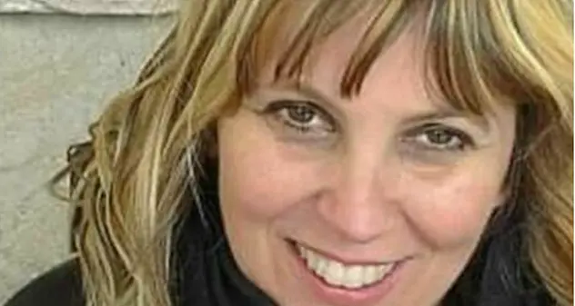 Forte mal di testa dopo colazione, poi crolla a terra: muore a 55 anni, lascia 2 figli