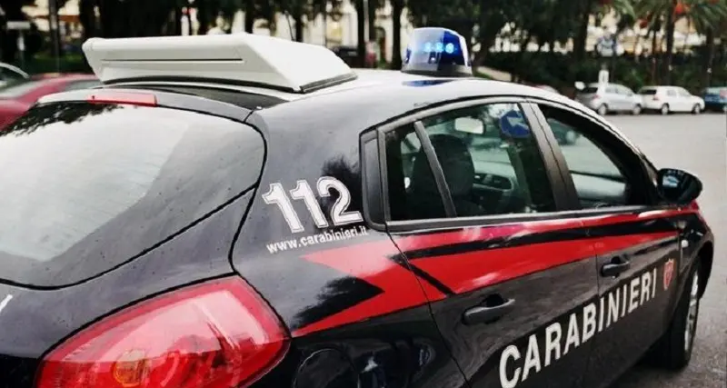 Carbonia: nasconde cartucce da caccia in un'auto rubata, arrestato 24enne