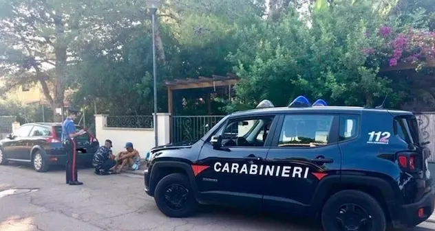 Dodici migranti sbarcano a Sarroch: rintracciati sulla SS 195