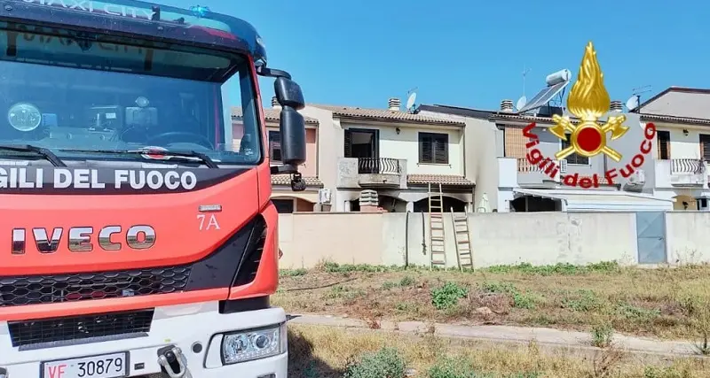 Serramanna, fiamme nel cortile di un'abitazione: illeso il proprietario