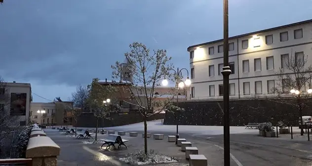 Arzana si risveglia imbiancata