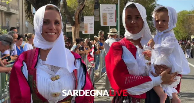 123^ Festa del Redentore a Nuoro: le immagini della sfilata degli abiti tradizionali