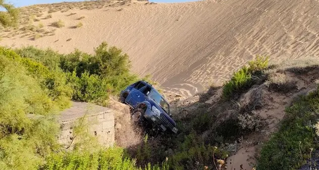 Fuoristrada sulle dune in spiaggia ad Arbus, scatta la multa di 200 euro