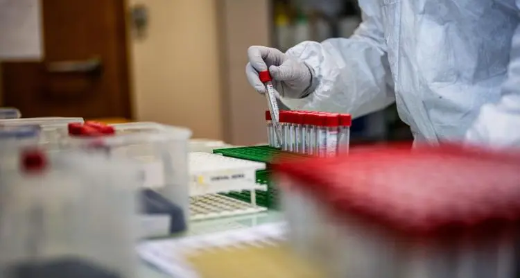 Covid Italia, incidenza in aumento da due settimane: gli ultimi dati