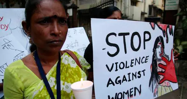 India. Violentate e impiccate da una banda: vittime due cugine di 14 e 15 anni