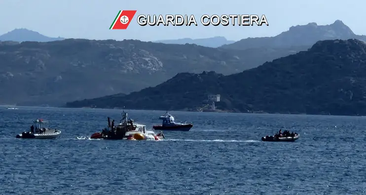 Recuperata la barca \"Vintage\" affondata nelle acque a largo dell'isola di Caprera