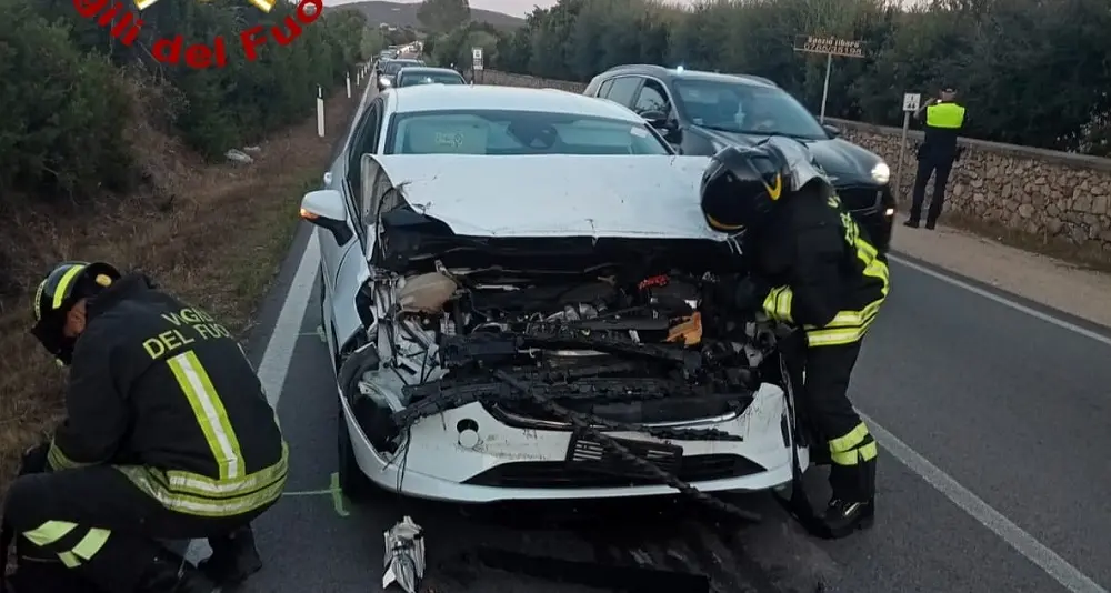 Auto contro camion a Palau, interviene l'elisoccorso