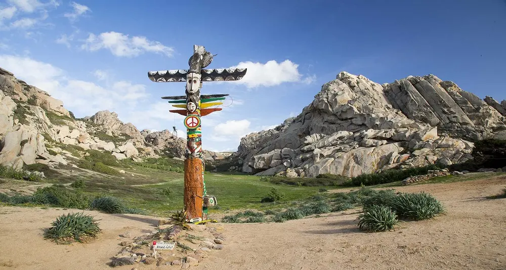 Santa Teresa. Gli ultimi hippy cacciati dalla Valle della Luna