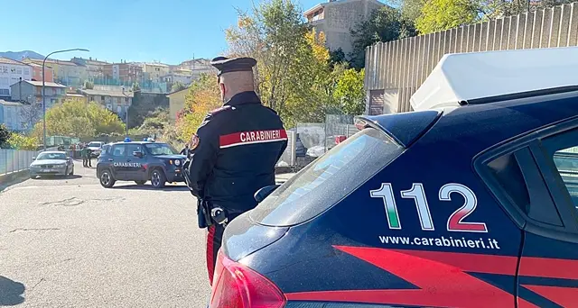 Omicidio a Fonni: raggiunto da colpi di fucile abbandona l'auto ma viene freddato in strada