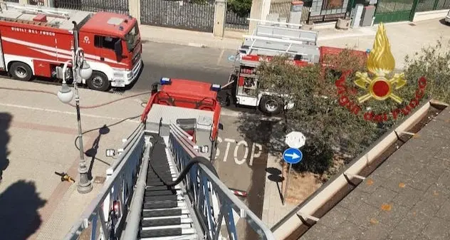 Monserrato. Incendio sul tetto della chiesa Santissimo Redentore