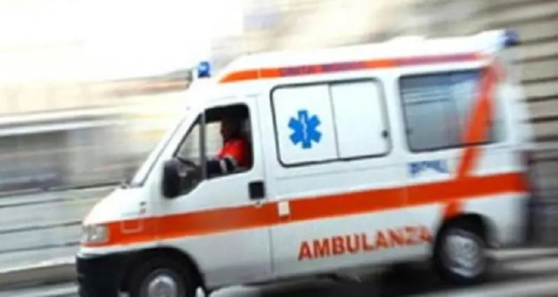 Incidente sul lavoro a Treviso, operai cadono in una cisterna: uno di loro perde la vita