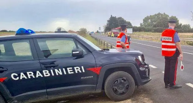 Sanluri. Perde il controllo dell'auto e si schianta sul guardrail: muore un operaio