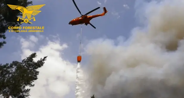 Ancora incendi in Sardegna: fiamme sul colle di San Michele a Cagliari