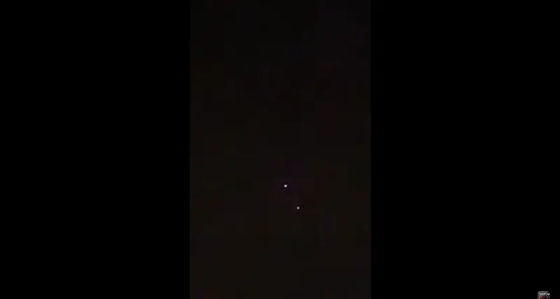 Oristano, oggetti volanti non identificati avvistati nel cielo: Ufo? IL VIDEO