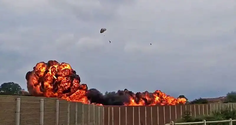 Incidente Frecce Tricolori, dimesso il papà della bimba. Indagato il pilota