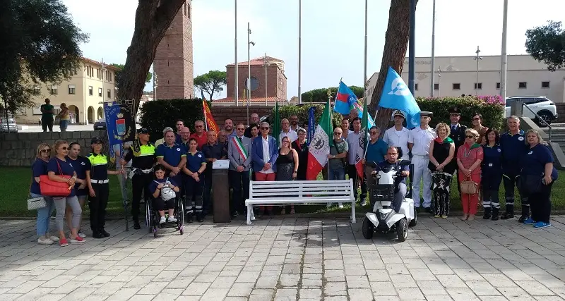 Carbonia: inaugurata una panchina bianca in memoria delle vittime sul lavoro