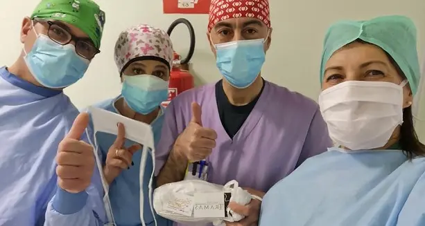 La Carovana del Sorriso solidale: donate mascherine all’ospedale di Alghero