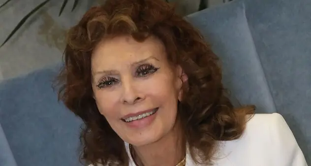 Sophia Loren, paura per l'attrice: operata dopo una caduta