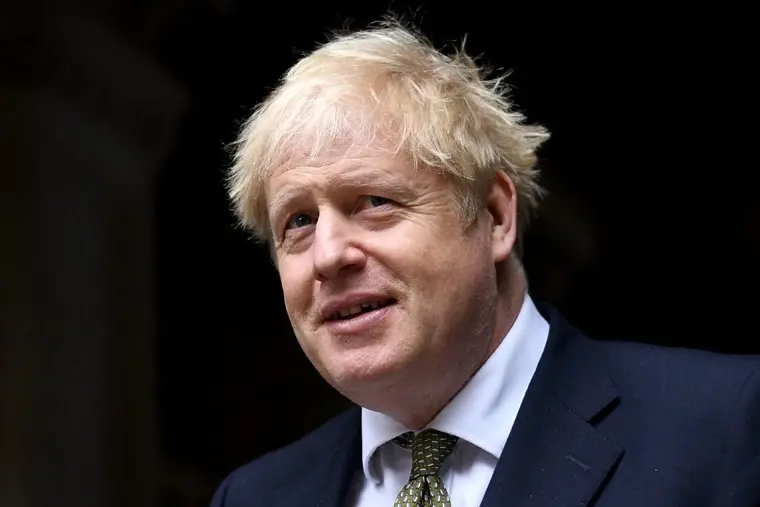 LONDON, ENGLAND - OCTOBER 23: UK Prime Minister Boris Johnson is seen leaving the Foreign and Commonwealth Office and walking to Downing Street on October 23, 2020 in London, England. (Photo by Leon Neal/Getty Images)