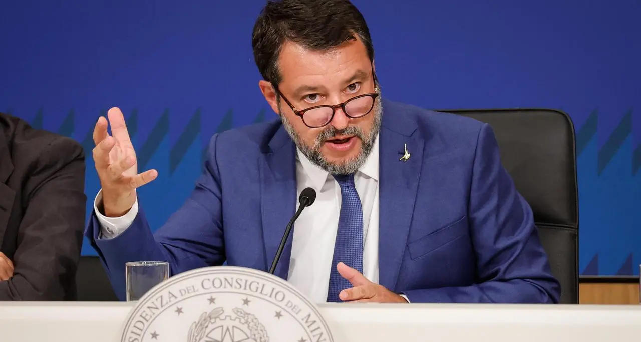 Ponte di Messina, Salvini: \"Inizio lavori nel 2024 e fine nel 2032\"