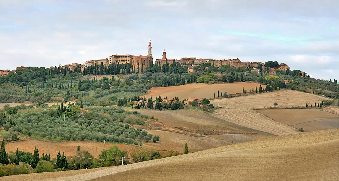 Sciacallo pretende 55% di sconto per villa in Toscana, la risposta dell'agenzia è da manuale