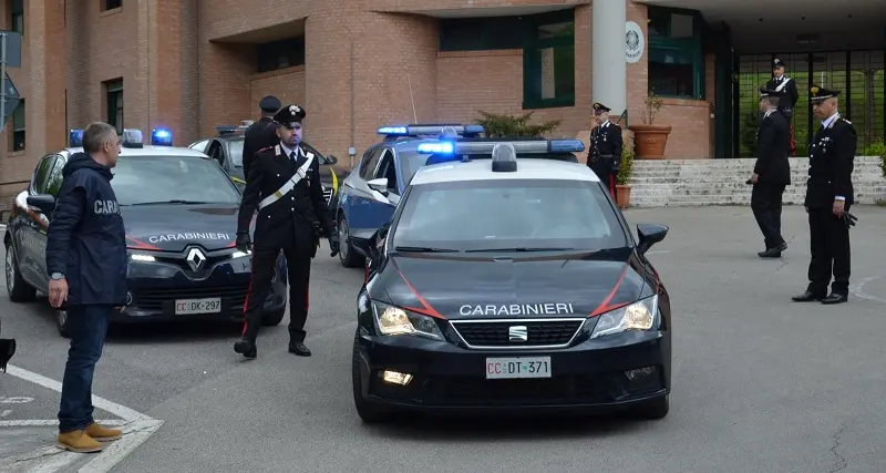 Siliqua. Minaccia barista per rubarle soldi, cellulare e auto: in manette un 52enne