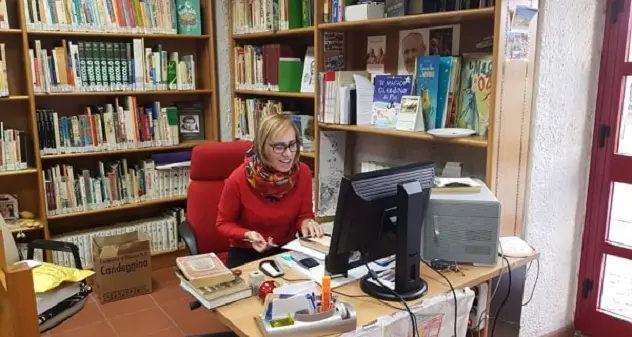 Prestito libri a domicilio e stampa del materiale didattico: tutte le iniziative della biblioteca