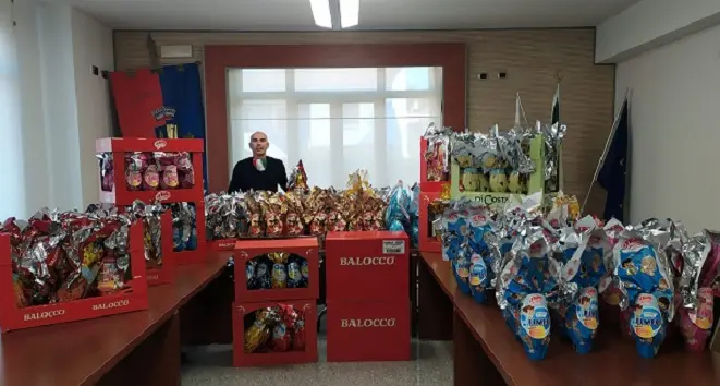 Il Comune dona le uova di Pasqua ai bambini