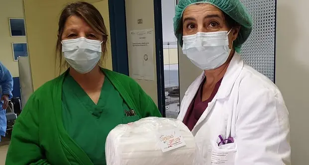 “La Carovana del Sorriso” dona le mascherine all’ospedale Marino
