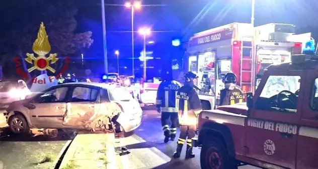 Incidente stradale a Cagliari: coinvolte più autovetture, 2 feriti