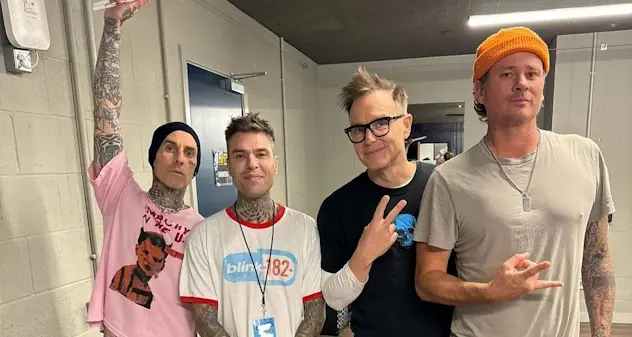 \"Il compleanno più bello di sempre\", Fedez al concerto dei Blink-182 dopo il ricovero