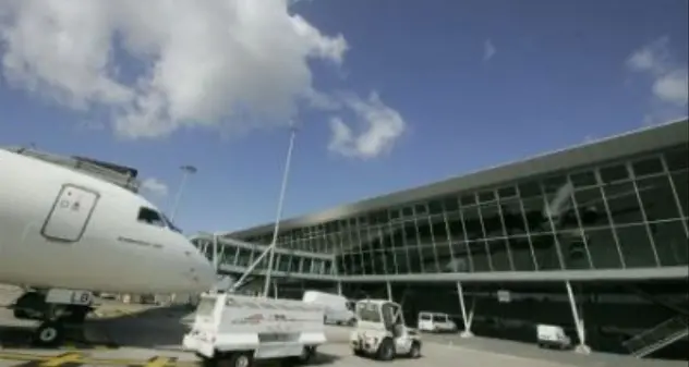 Francia, evacuati aeroporti Lille, Tolosa e Lione per allarme bomba